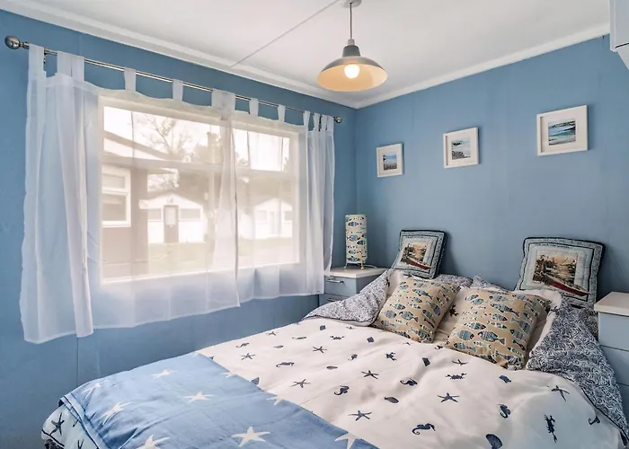 Bluebird Chalet - Uk38524